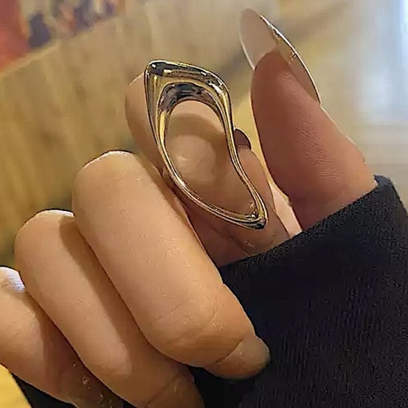 Irregular Hollow Out Sterling Silver Ring - Picture 5 of 5